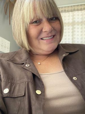 Roberta, 51