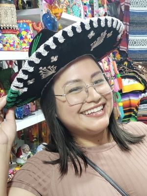 Zayra, 37