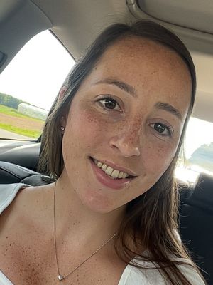 Elizabeth, 24