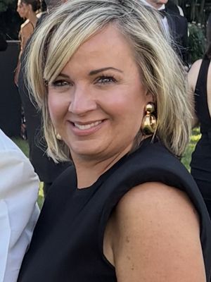 Julie, 46