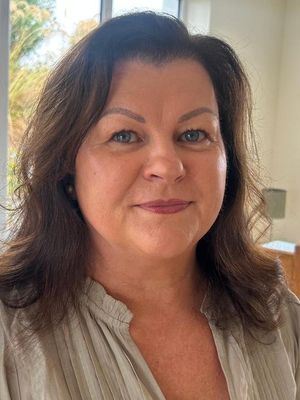 Bella, 54