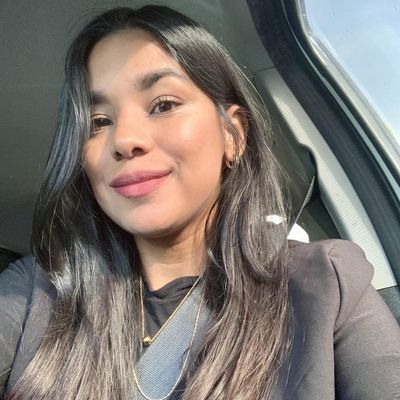 Maryolis, 33