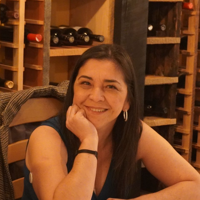 Kattia, 48