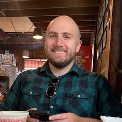 Chris, 32