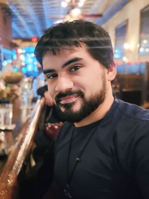 Carlos, 35