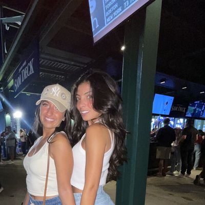 Gabriella, 30