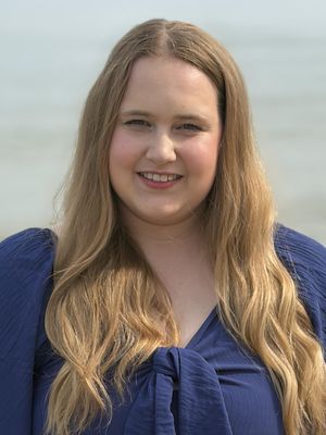 Lilly, 25
