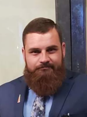 Travis, 32
