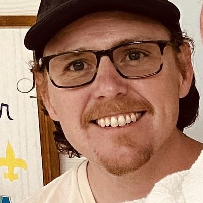 Thomas, 37