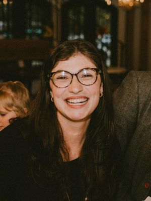 Anne, 33