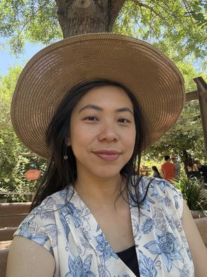 Stephanie, 33