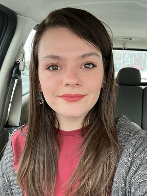 Emma, 28