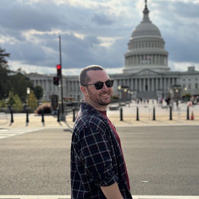 Alec, 32