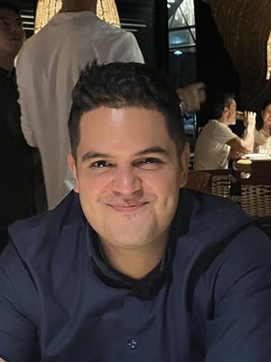 Miguel, 33
