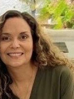 Ana, 52