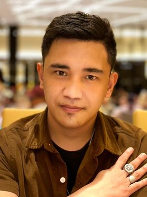 Jhon, 31