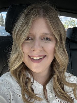 Anna, 32