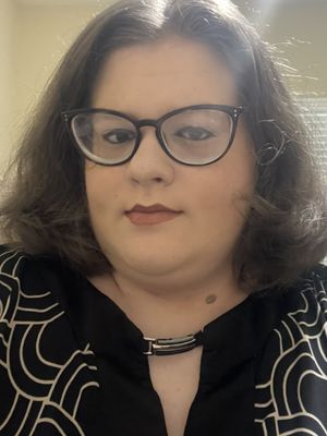 Bri, 27