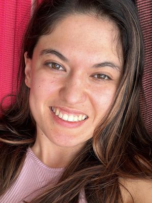 Laura, 32