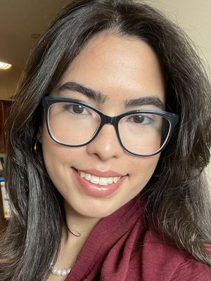 Gabriela, 21