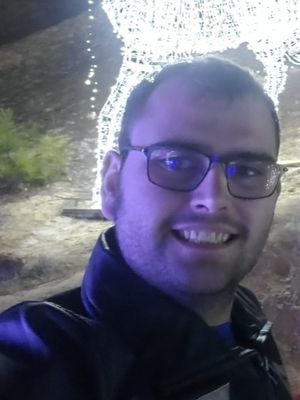 Alex, 25