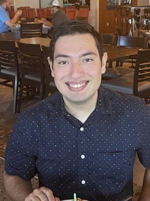 Luis, 30