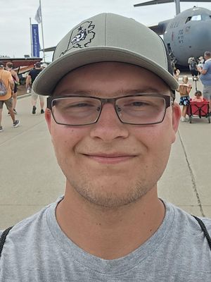 Max, 24