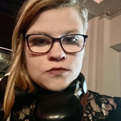 Roxanne, 21