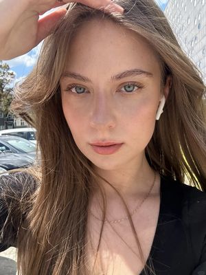 Emmily, 38