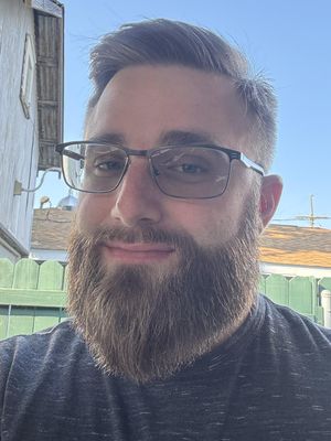 Roland, 34