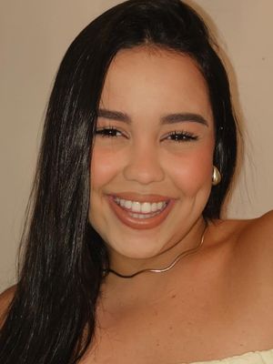 Julia Coelho, 22