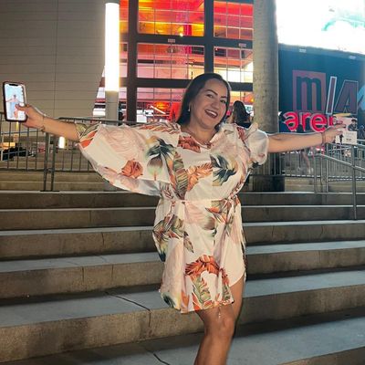 Yolenis, 48