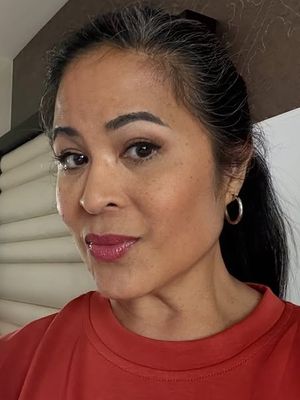 Sandra, 50