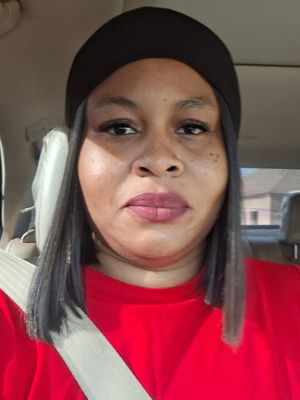 Ella, 33