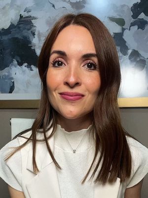 Olivia, 38