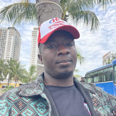 Vincent, 33