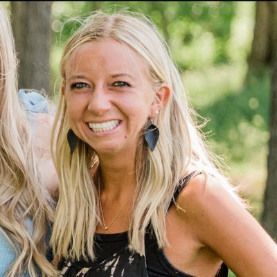 Natalie, 31