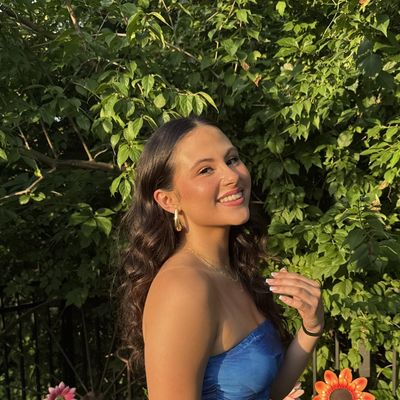 Isabella, 20