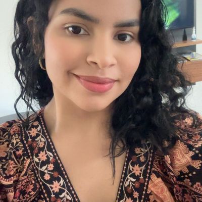Ana, 21