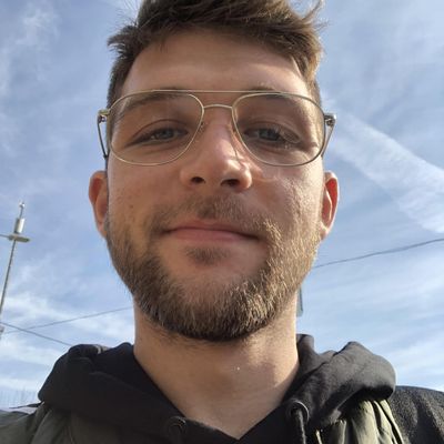 Charly, 30