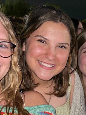 Samantha, 22