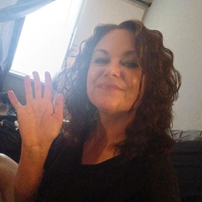 Amanda, 47