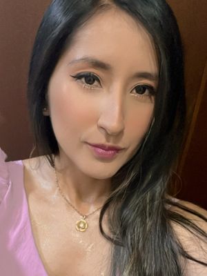 Ana, 32
