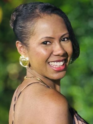 Josiane, 38