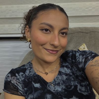 Milena, 25