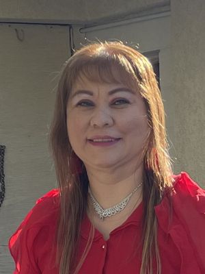 Laura, 43