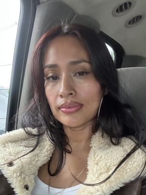 Yesenia, 33