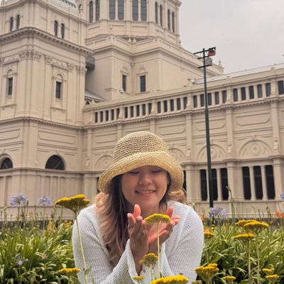 Yenni, 32