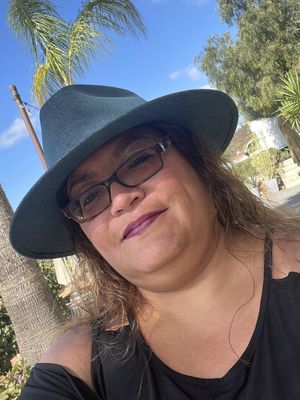 Cecy, 51