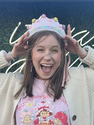 Madeline, 27